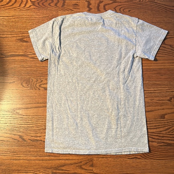 🌿Gildan women’s Small UNC t-shirt🌿 - Picture 2 of 2